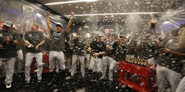 I (also) love this photo so much. (@Yankees)
