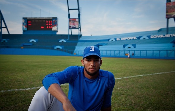 Cuban Baseball Stars, the Gurriel Brothers, Abandon Team