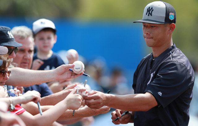 New York Yankees: Tyler Austin fractures left foot during batting