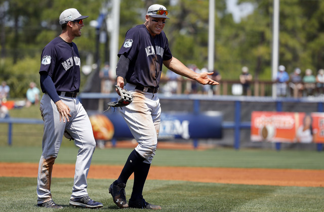 Didi Gregorius suffers right shoulder injury, leaves WBC