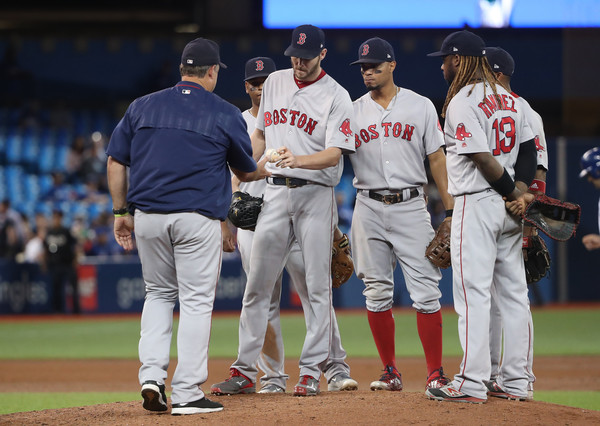 (Tom Szczerbowski/Getty Images)